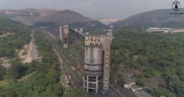 Secretary Coal Chairs Review Meeting at CIL