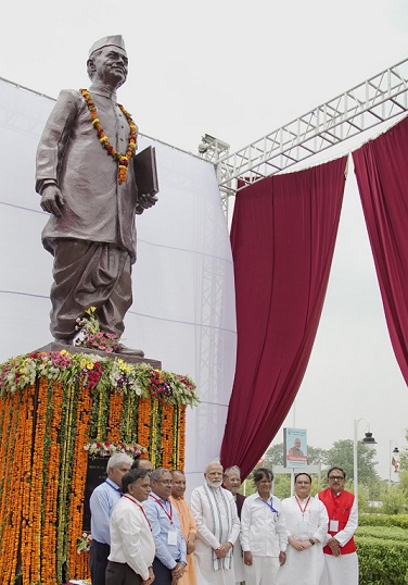 PM Unveils Lal Bahadur Shastri Statue Build by NCL