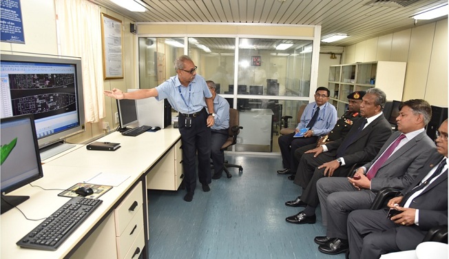 Srilankan Def. Secretary Reviews Construction of OPV