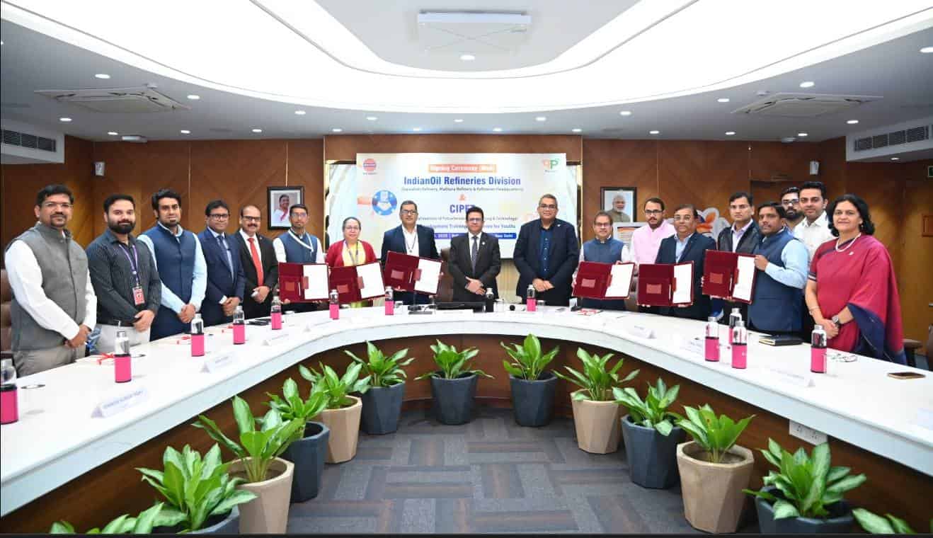 A Memorandum of Agreement (MoA) was signed between CIPET and the IOCL Refineries Head quarters