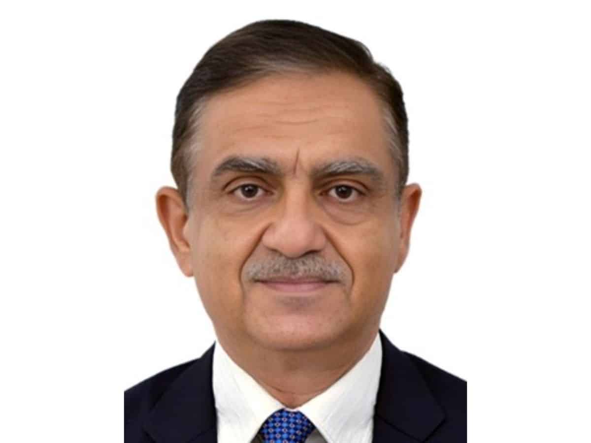 Shri Rajesh Kohli gets extension as additional charge of CMD at HMT Ltd
