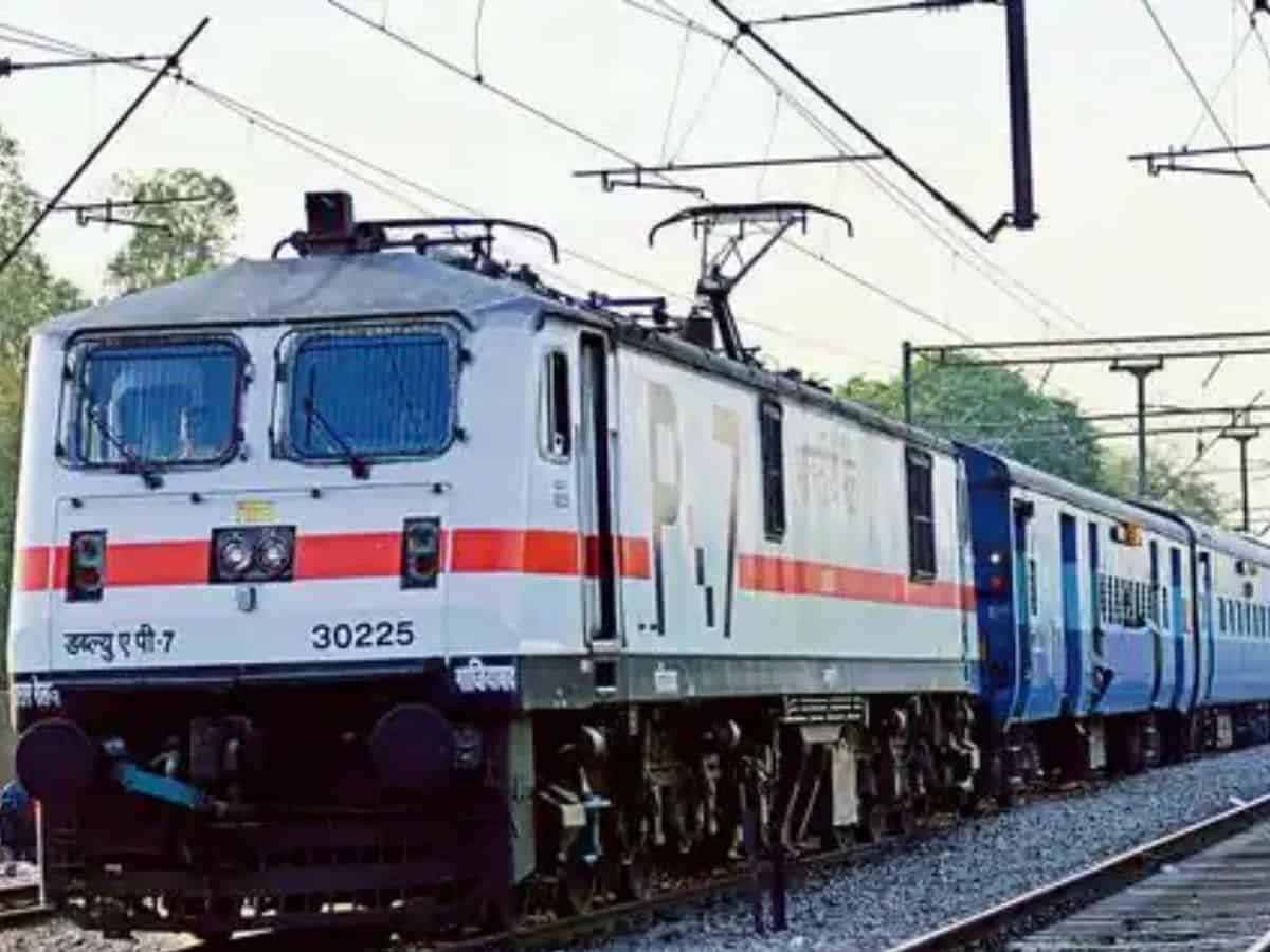 'Coolie on Call' System first time in Indian railways