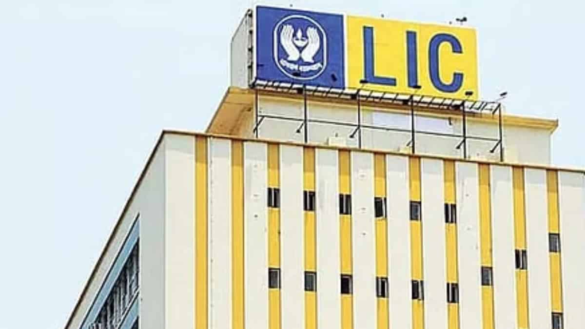 LIC Appoints Two Executive Directors at Mumbai Office