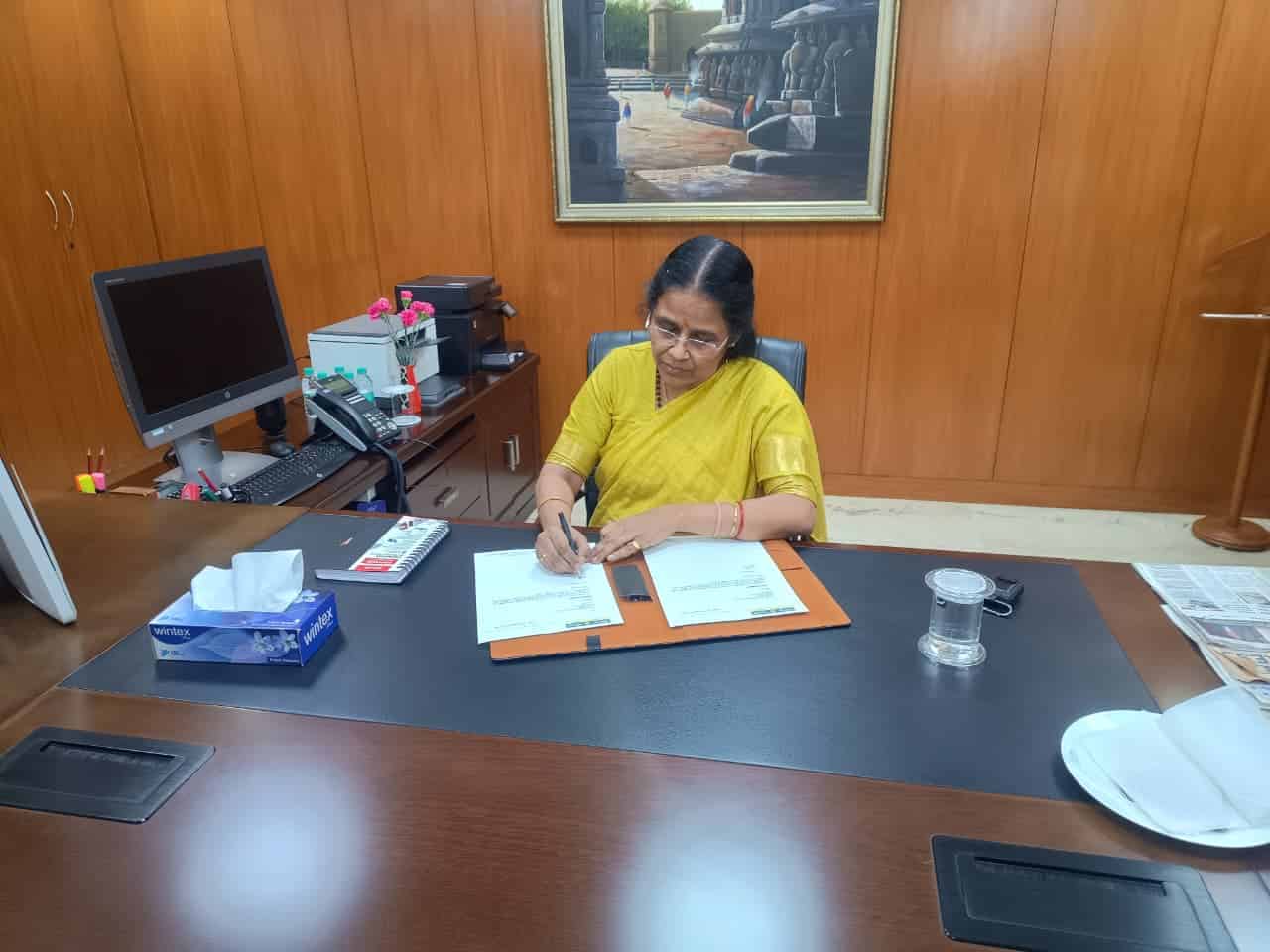 Ms Mini T. M.  assumes charge as Executive Director of Indian Bank