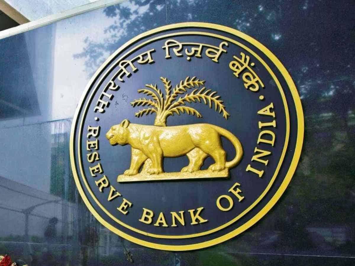 RBI allows invoicing & payments for international trade in Indian Rupee