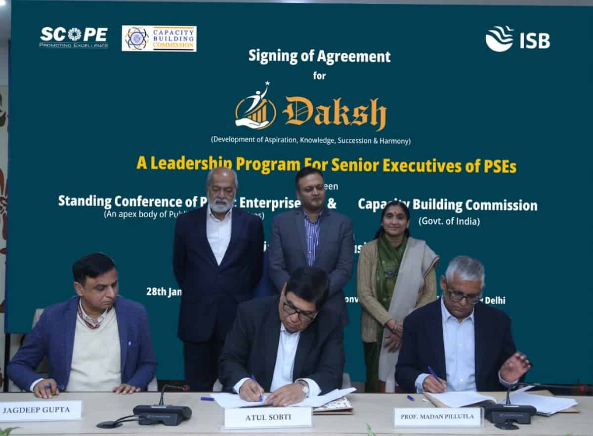SCOPE and Capacity Building Commission partner with ISB for DAKSH Leadership program