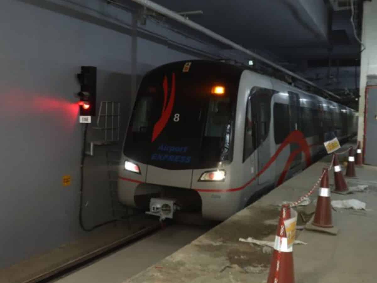 DMRC along with mobycy zypp has introduced e-cycle service