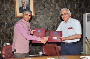 MOU Signed between Ministry of AYUSH and Council of Scientific and Industrial Research