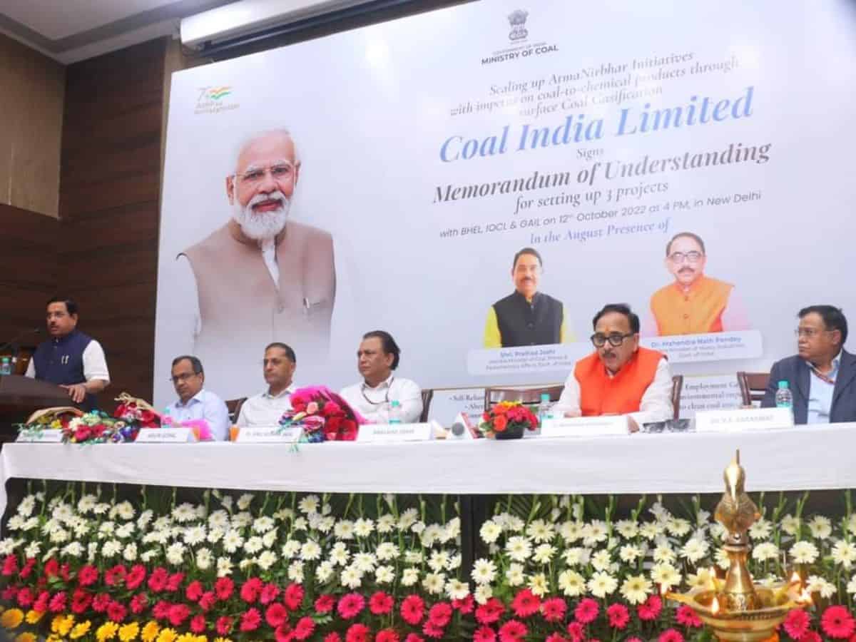 CIL signs MoU with BHEL, IOCL & GAIL to set up SCG Projects
