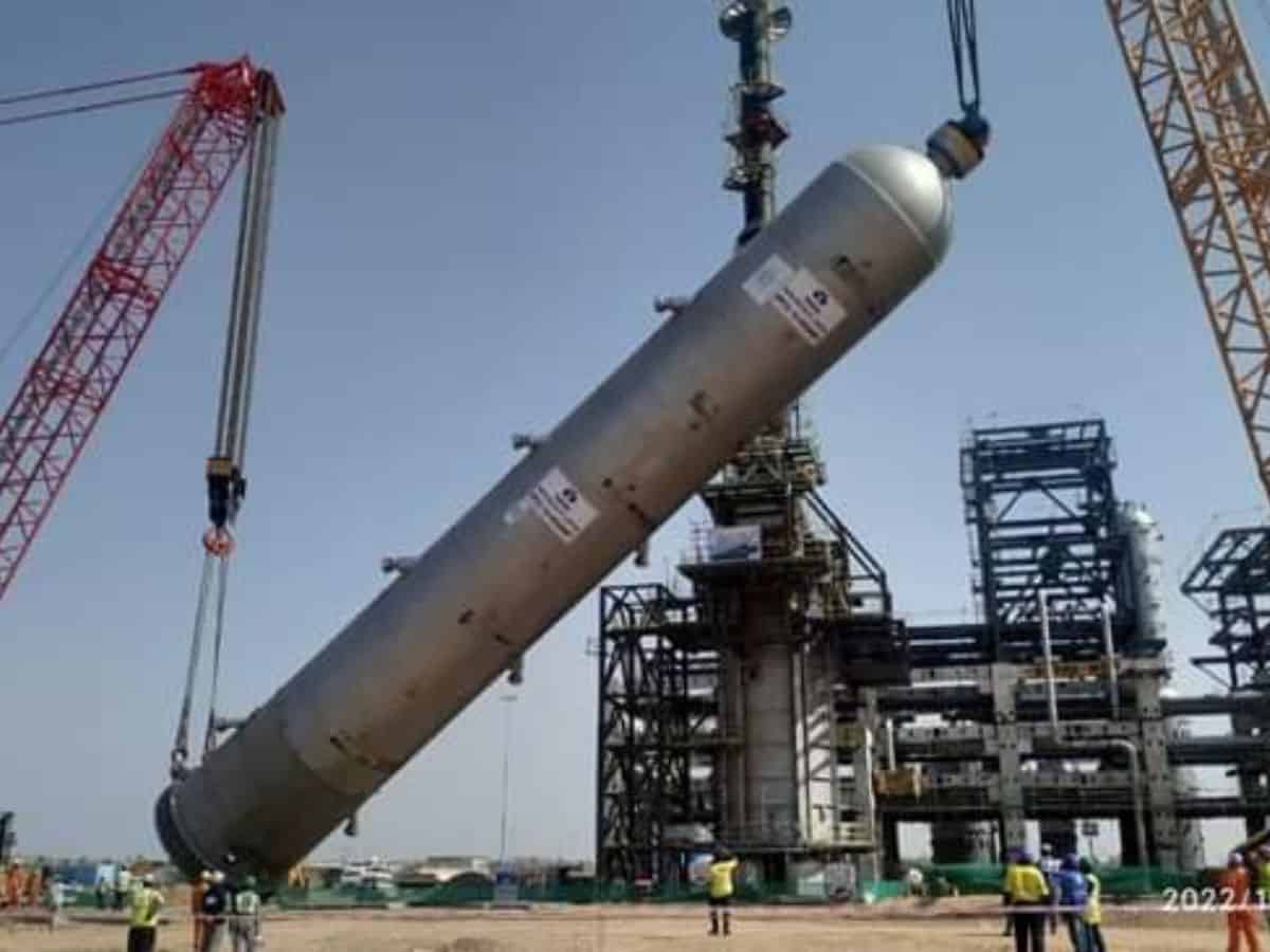 EIL achieves milestone with successful erection of VGO HDT Reactor