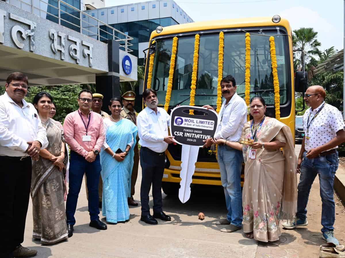 MOIL Donates 42 Seater Bus to Tejaswini Vidyalaya & Junior College, Koradi under CSR