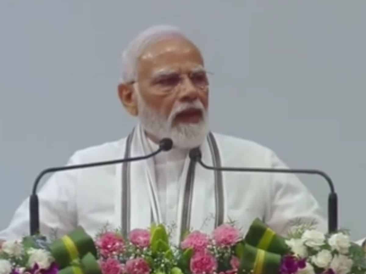 PM Modi inaugurates projects worth around Rs 3800 cr in Mangaluru