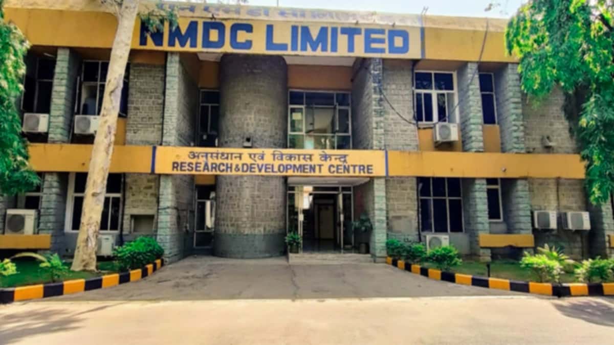 NMDC Iron Ore Production Jumps to 4.07 MT in August 2026; Sales Reach 3.58 MT