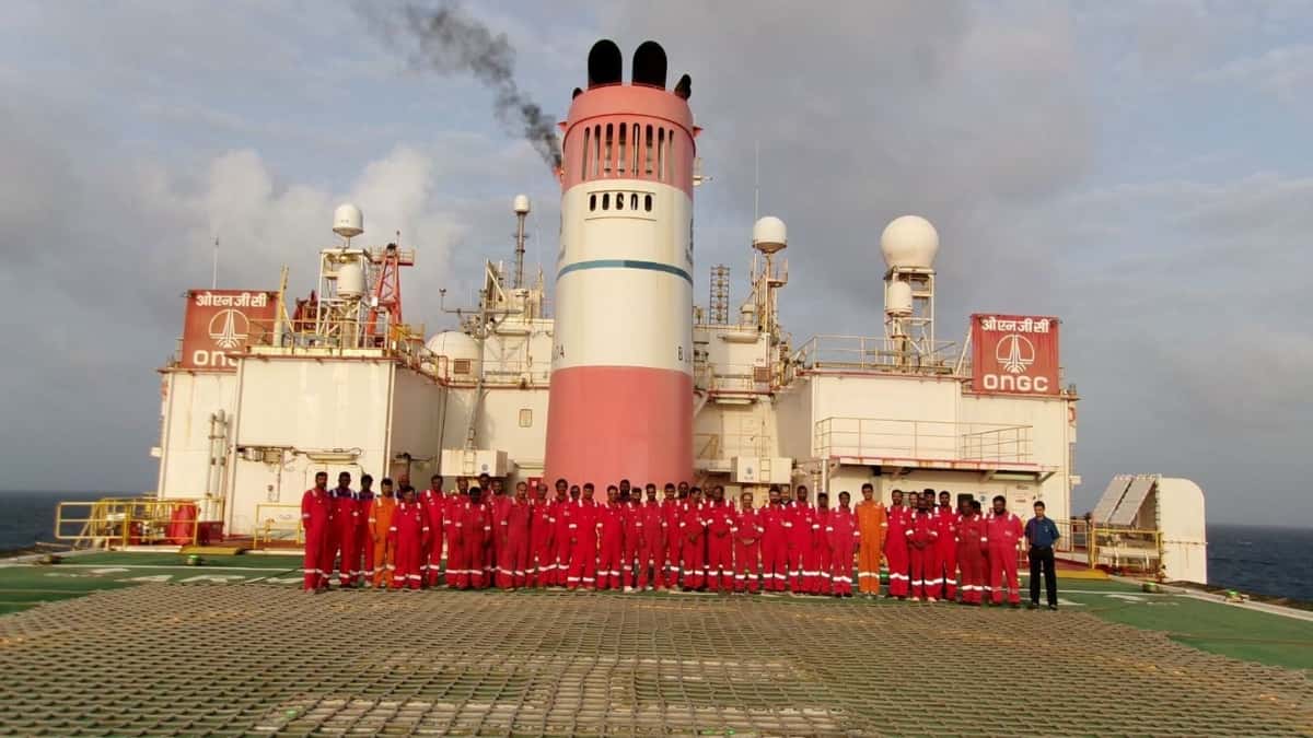ONGC Cluster-7 Achieves 100th Crude Offloading Milestone