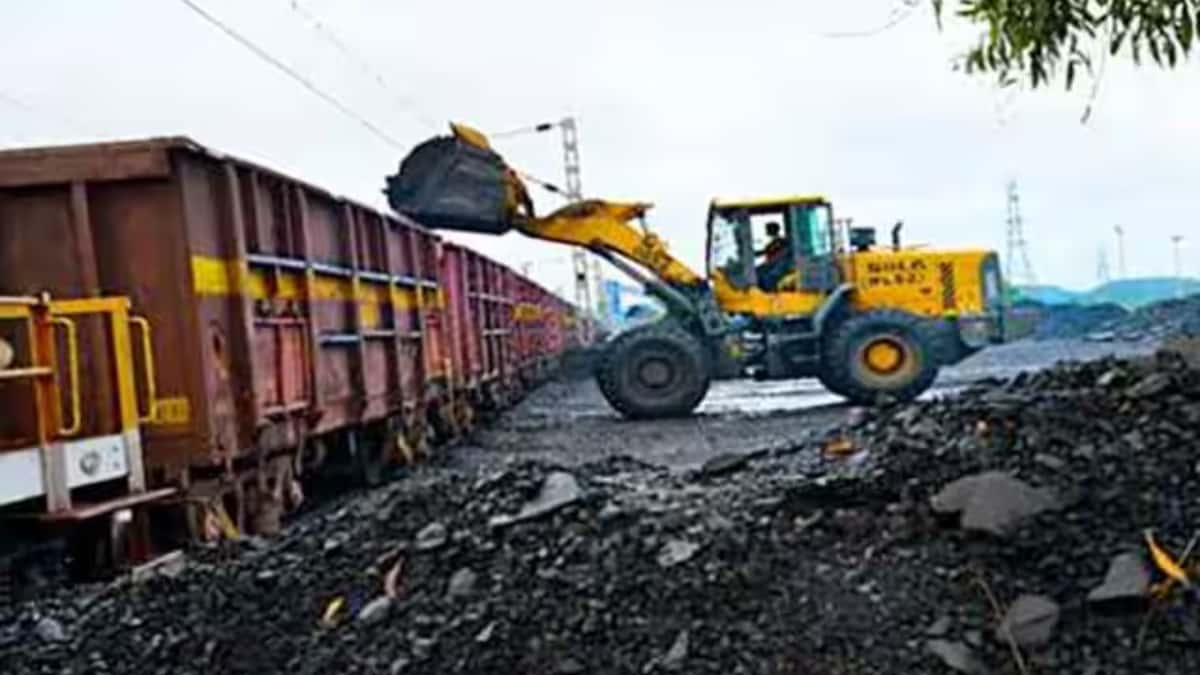 Coal Loading to Power Plants Climbs to 444 Rakes; 74-Rake Rise in Four Days