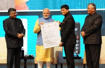 Govt officials Awarded for promotion of digital payments