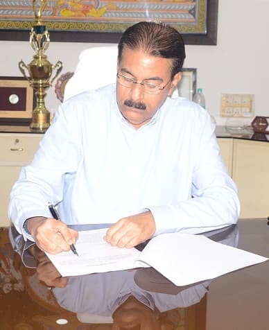 Shri Rajiv Ranjan Mishra Takes Additional Charge as CMD of MCL
