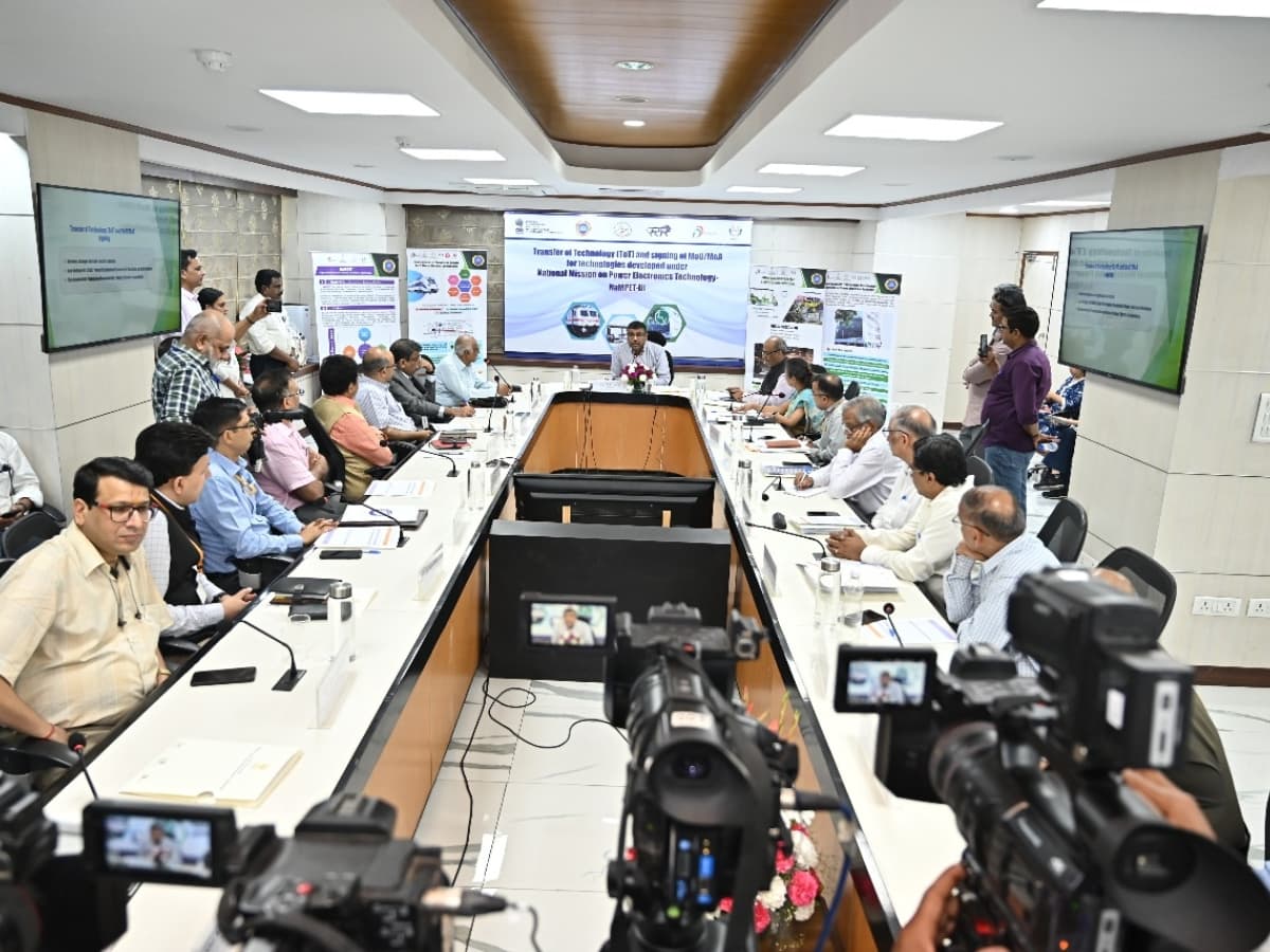 India Signs Pivotal Agreement for Indigenous 3-Phase Propulsion System to Boost Rail Electrification