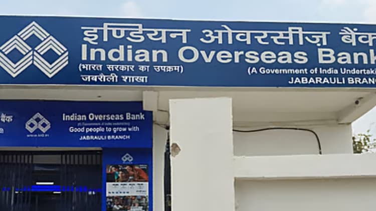 Indian Overseas Bank Cuts Base Rate to 9.70% From May 15