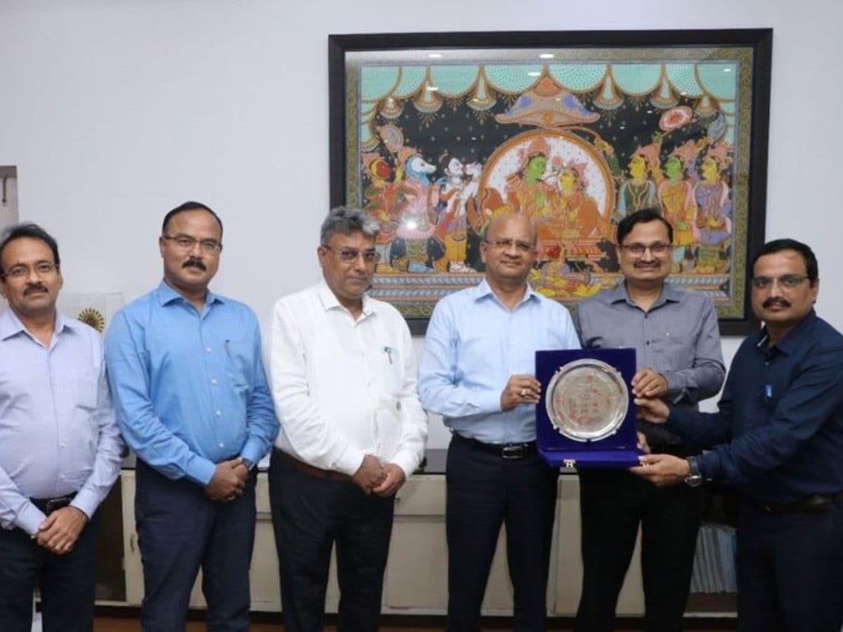 MCL receives award from Govt of India for its distinguished performance in Swachhta Pakhwara