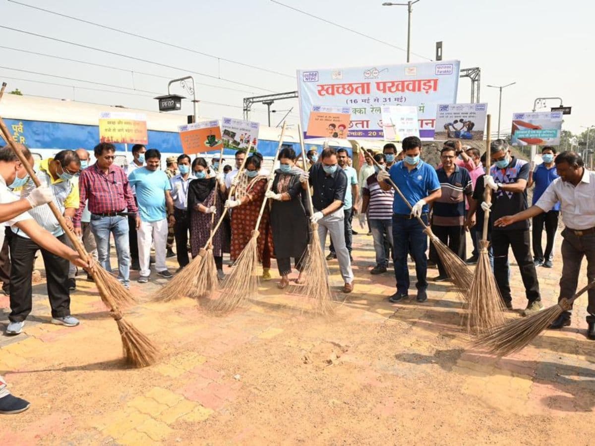 NTPC Farakka Organised Cleanliness Drive as Part of Swacchta Pakhwada 2023