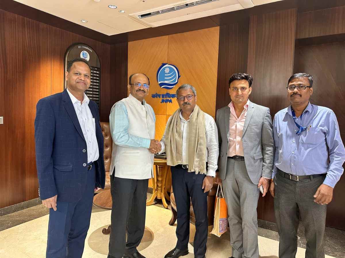 PFC Director (Projects) met JNPA Chairman Shri Unmesh Sharad Wagh