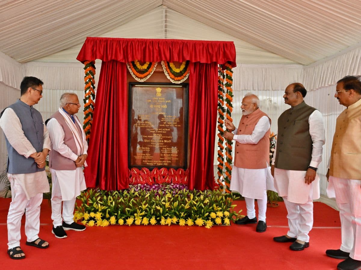PM Modi Inaugurates 184 Newly Constructed Type-VII Multi-Storey Flats for MPs in New Delhi