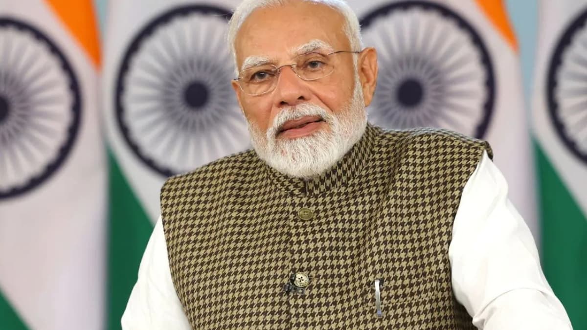 PM Modi Dedicates ₹830 Crore Waterways & Railways Projects in West Bengal