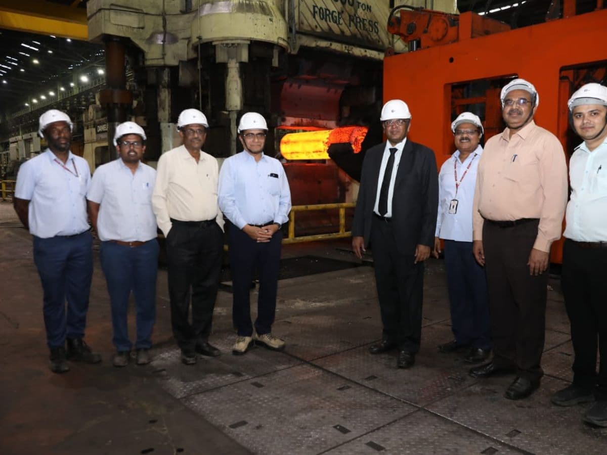 Mr. P. Daniel Secretary, CVC visits MIDHANI