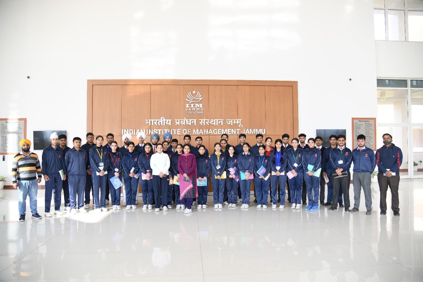 IIM Jammu Hosts Academic Visit and Campus Tour for School Students