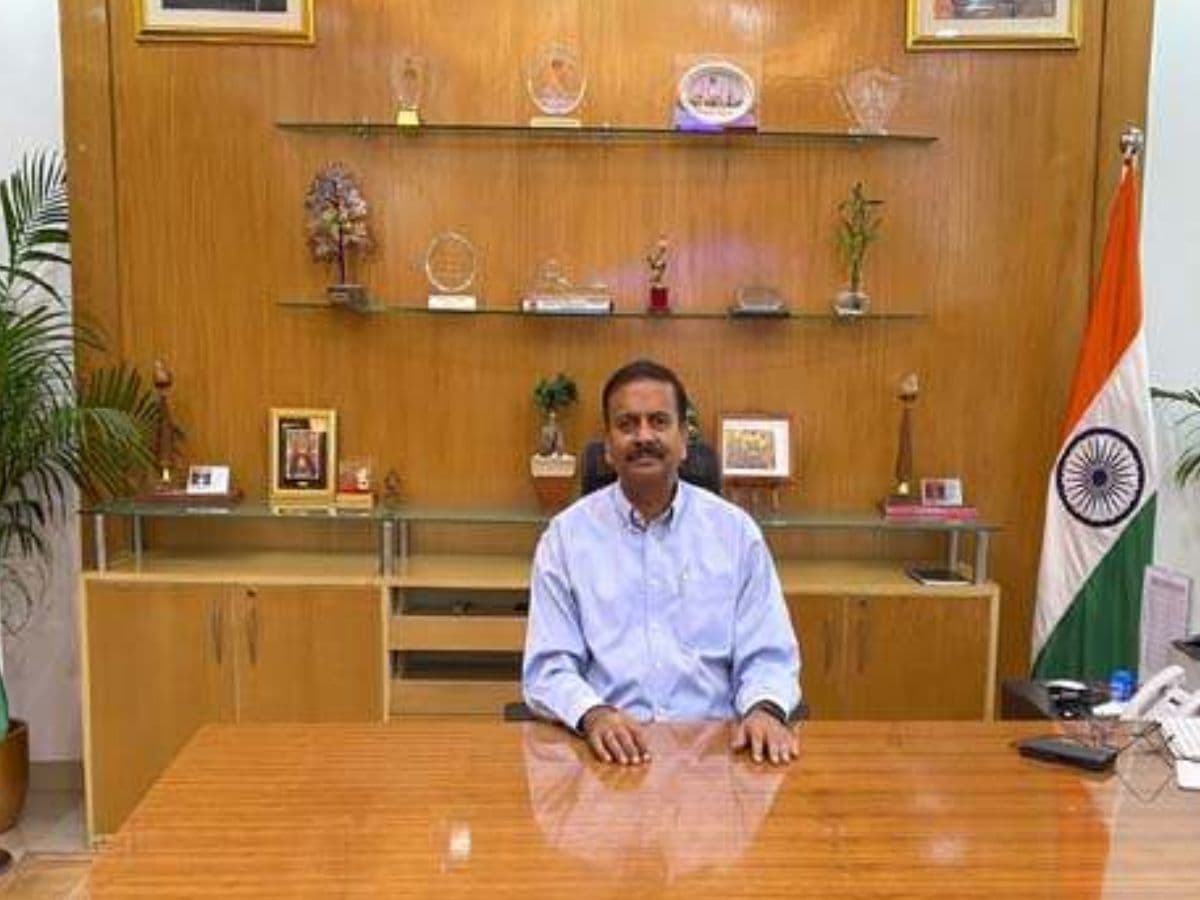 Ranjan Prakash Thakur continues to hold charge of CVO at ONGC Ltd