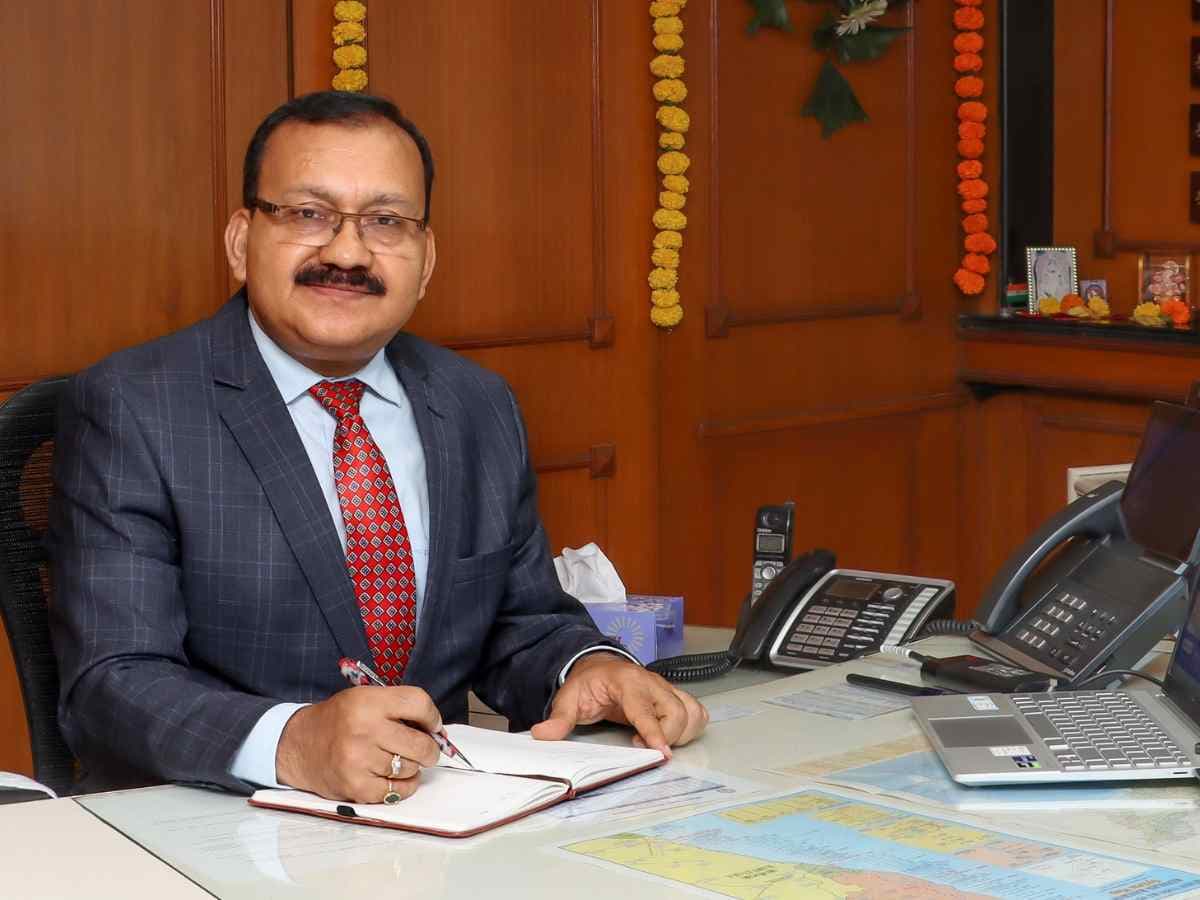 Santosh Kumar Jha Takes Helm as Konkan Railway's New CMD