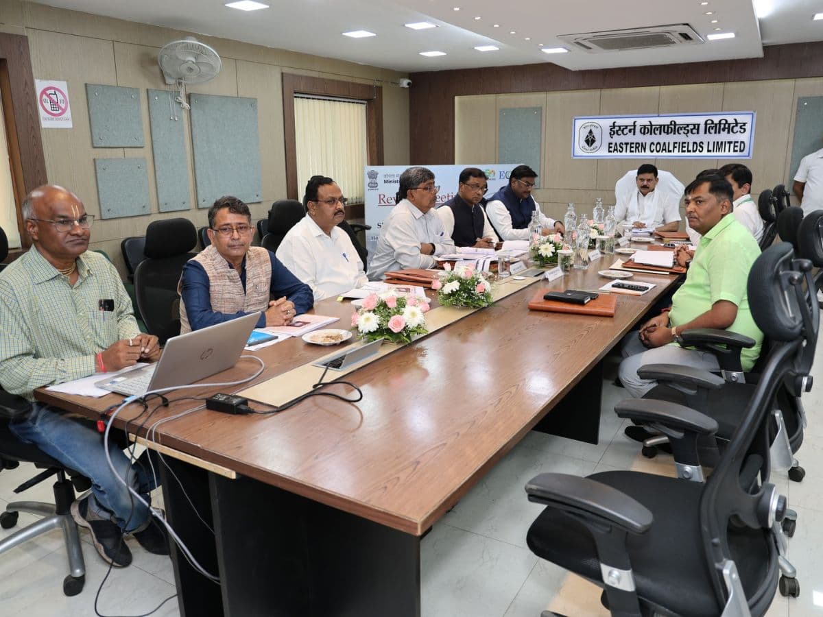 State Coal Minister Satish Chandra Dubey reviews ECL’s performance