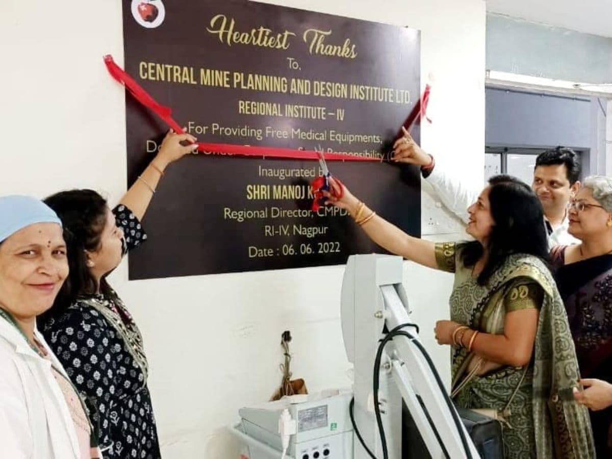 CMPDI's, RI-IV, Nagpur donates Medical equipment worth Rs. 3.8 Lakhs