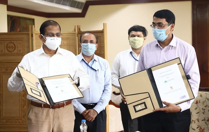 HUDCO signed an MoU with Yamuna Expressway Industrial Development Authority