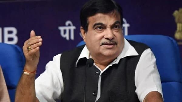 Nitin Gadkari emphasized the adoption of alternative fuels
