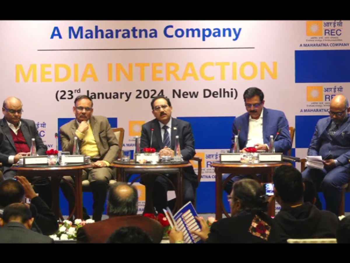 REC Surges Profit, up by 14% to 3,269 cr