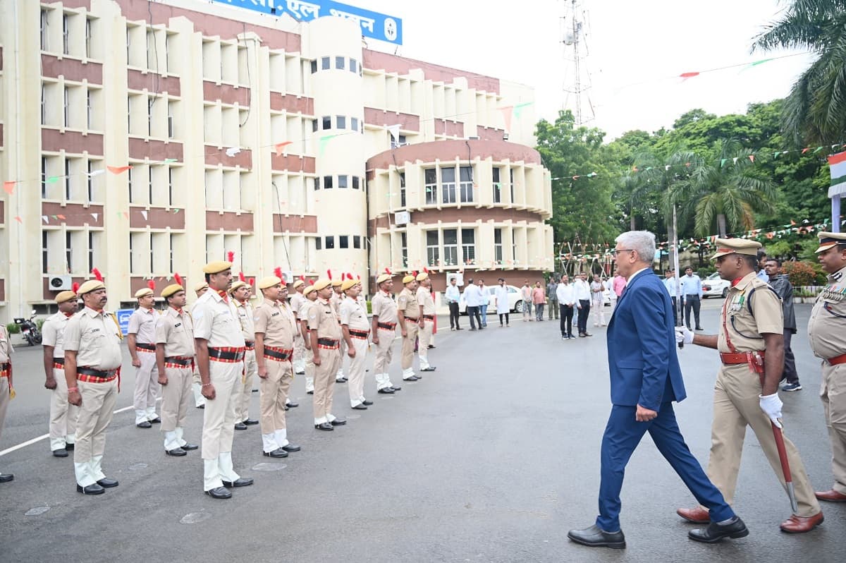 SECL’s process of extracting and processing coal for power generation.
