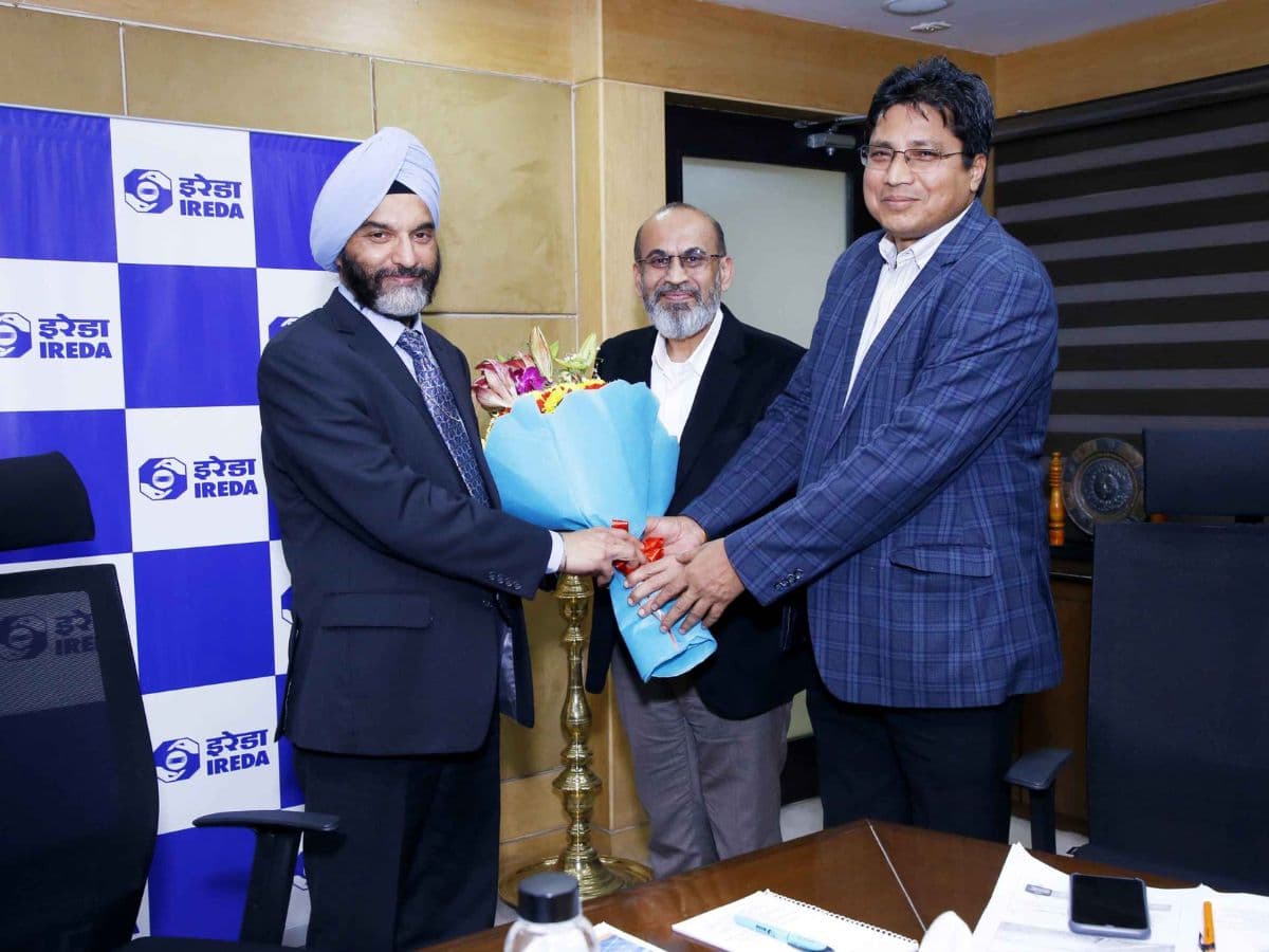 Secretary, MNRE commended IREDA for reducing net NPA from 5.61% to 2.72% in just 1.5 Yrs