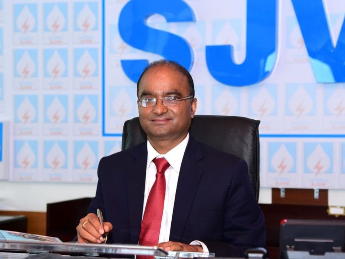 CMD SJVN conferred with prestigious Leading Director Award