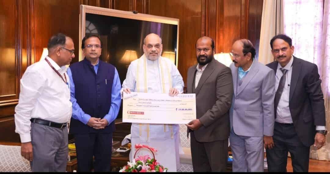 Repco Bank presents a cheque of Rs. 19.08 crore towards dividend to Government
