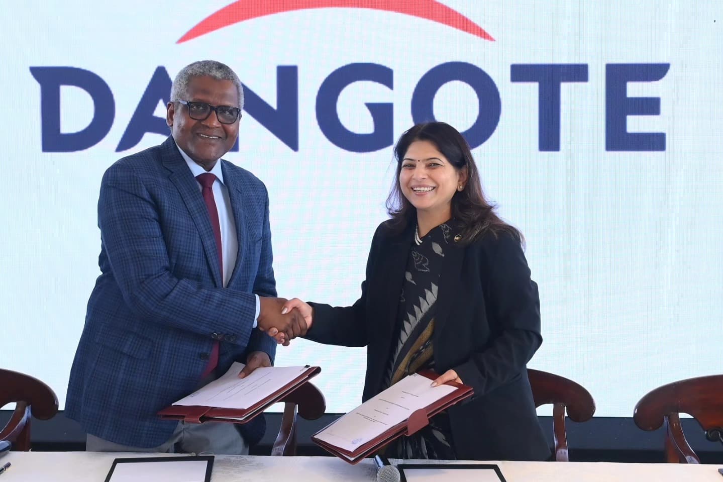 EIL Signs MoU with Dangote Group for Second Train of Africa’s Largest Refinery