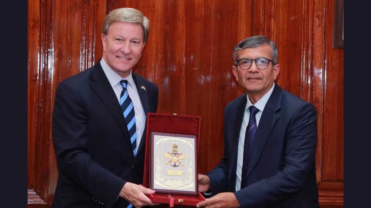 US Lawmakers Meet India’s Defence Secretary After Landmark 10-Year Defence Pact