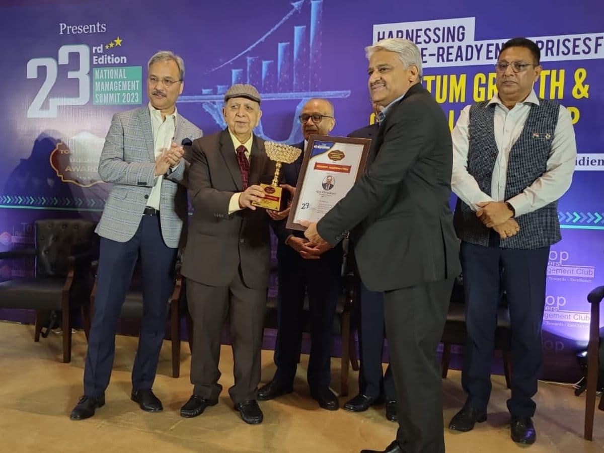 REC Limited Director (Finance) awarded with ‘Finance Trendsetter Award’