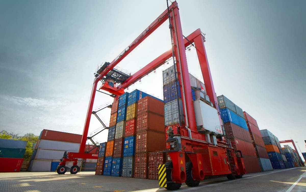 Allcargo Terminals Expands CFS Capacity to 3.6 Lakh TEUs Near JNP, Supporting India’s Rising EXIM Trade Allcargo Terminals Expands CFS Capacity to 3.6 Lakh TEUs Near JNP, Supporting India’s Rising EXIM Trade - PSU Connect News