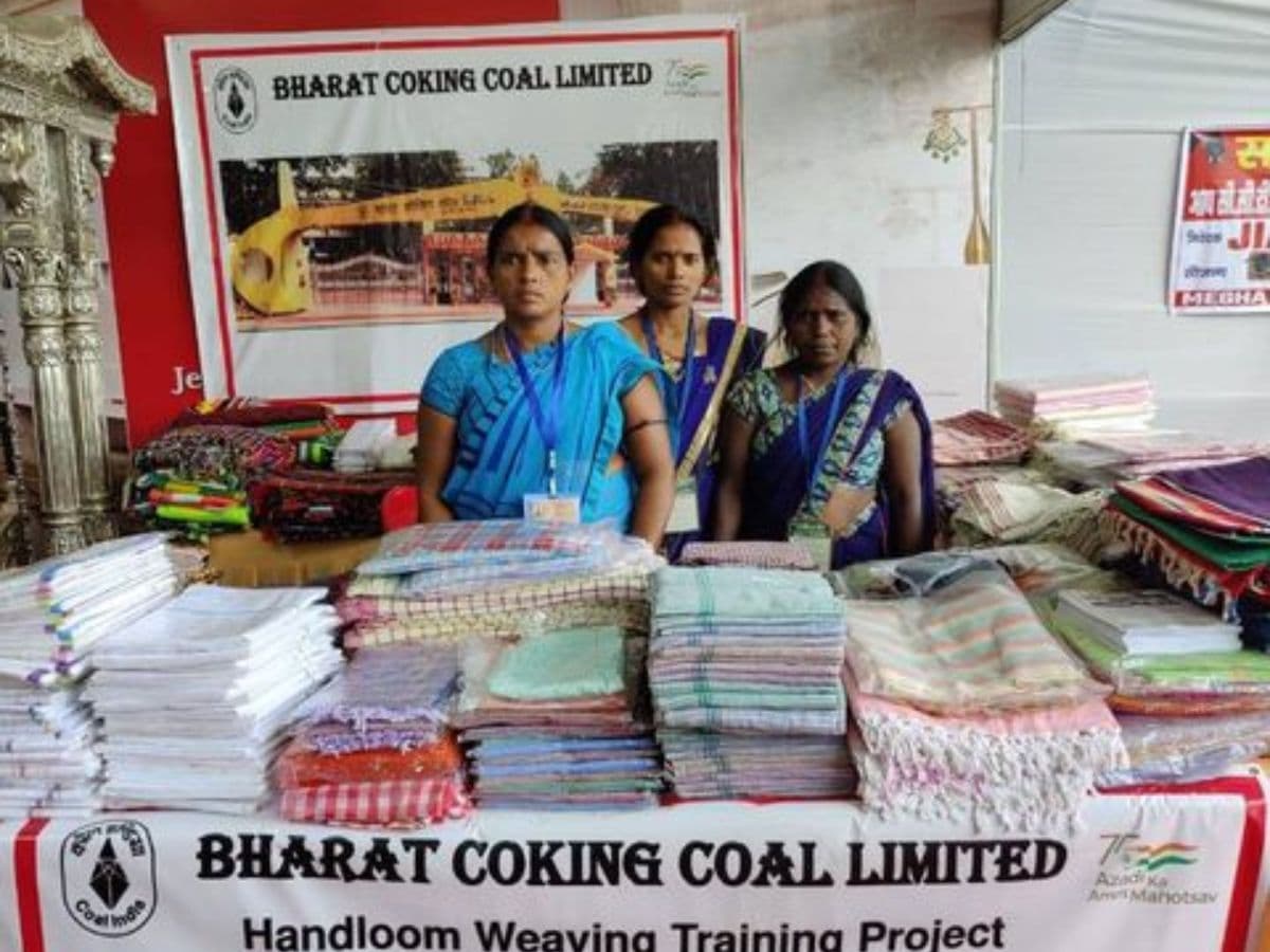 BCCL promotes handloom at Jharkhand IAS Officers' Wives Association Diwali Mela