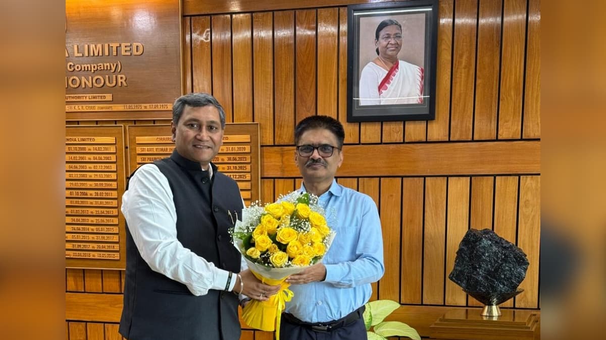 BEML CMD Meets Coal India Chairman to Boost Coal Production and Technology Collaboration