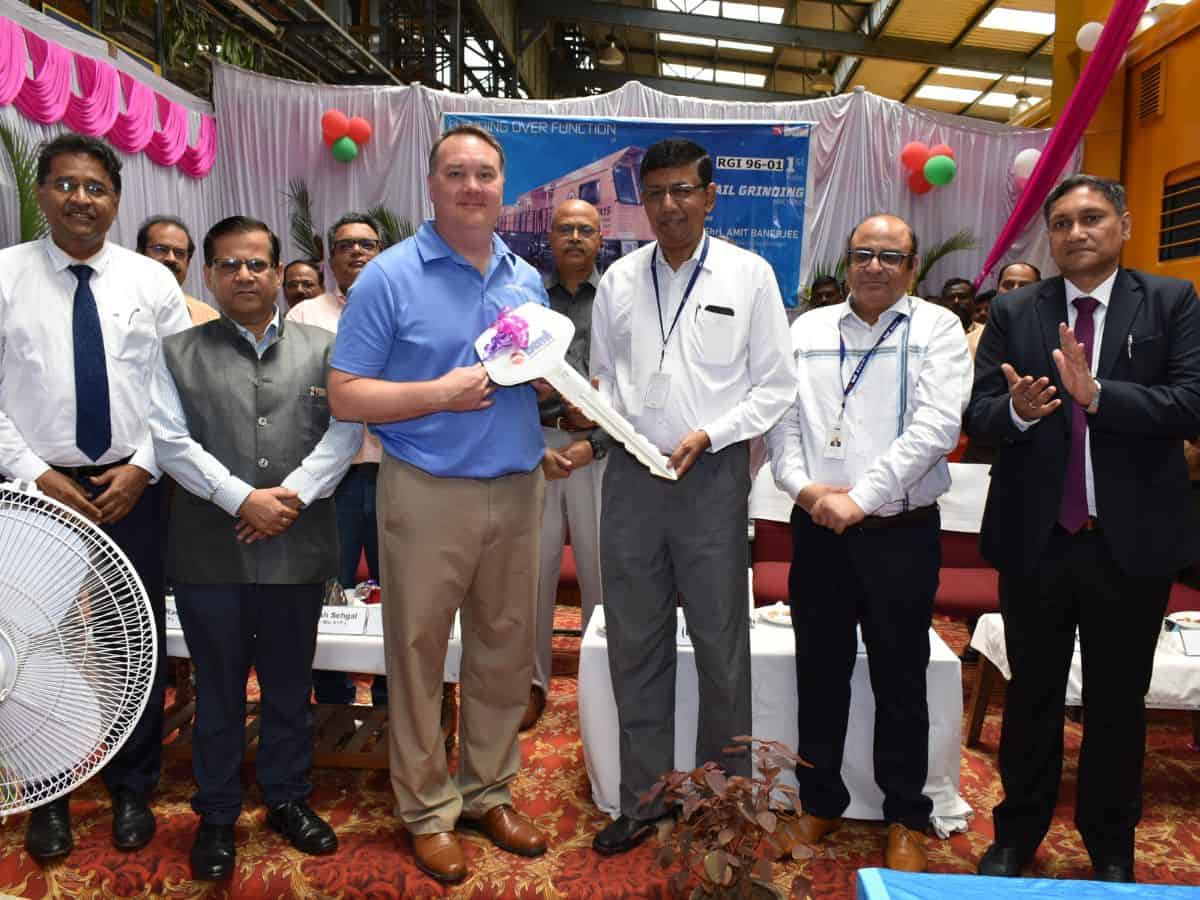 BEML hands over 1st rake of Rail Grinding Machine over to M/s. LORAM, USA