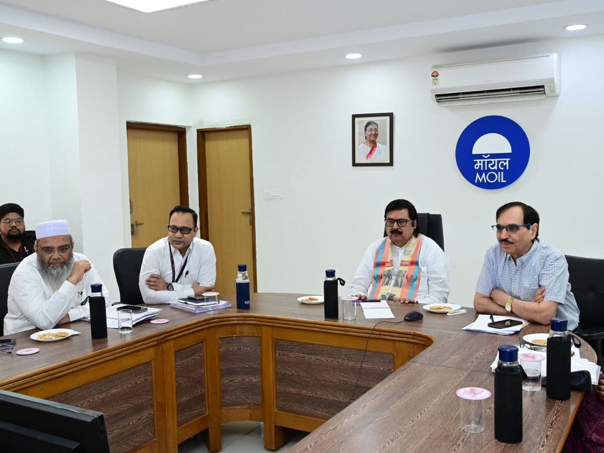 CACLB Committee Visits MOIL Mines to Review Welfare Measures for Contract Workers