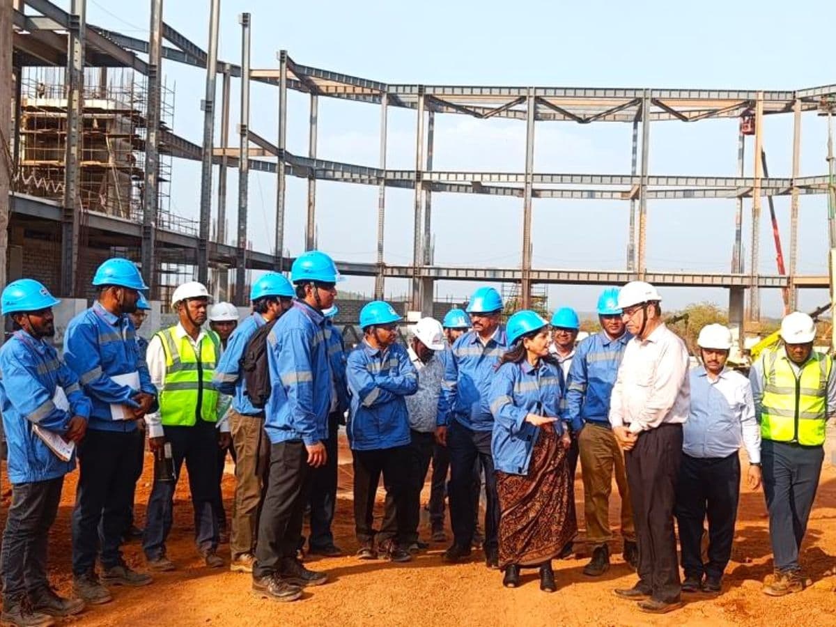 Ms. Vartika Shukla, CMD, EIL, reviews ongoing developments at ONGC IPSEM project site
